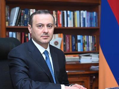 Armen Grigoryan receives Javier Colomina