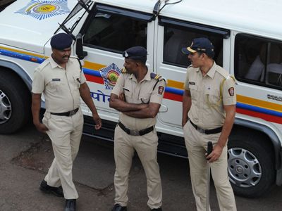 The Times of India: 3 schoolchildren attack teacher with knives in India