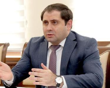 На фоне трагедии депутаты от правящей партии Армении обсудили с министром обороны реформы в армии   
