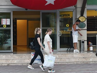 Turkish authorities tighten checks on foreigners' applications for tourist residence permits