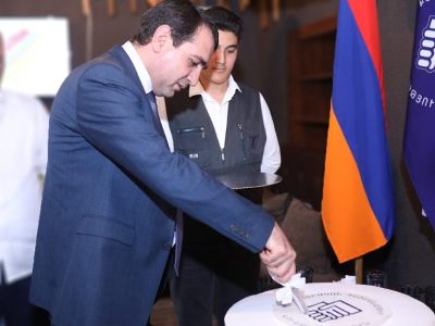 Պետությունը 170 000 դոլարի պայմանագիր է կնքել փոխնախարարի ընտանիքի ընկերության հետ. Civilnet.am