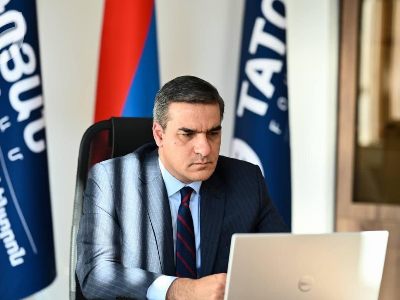 Ավելի քան 45 երկրների ներկայացուցիչների Արման Թաթոյանը Արցախի ՄԻՊ-ի հետ ներկայացրել է ադրբեջանական թշնամանքի փաստերը