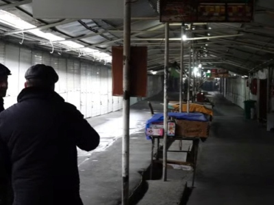 Ամեն ինչ գնում է նրան, որ տոնավաճառը 3 օր հետո աշխատի, գնում ենք տեսչական մարմնի ղեկավարին տեսնելու. աշխատակից