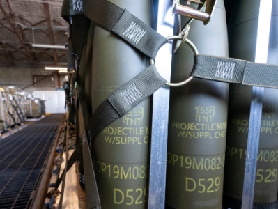 US to supply Ukraine with long-range bombs