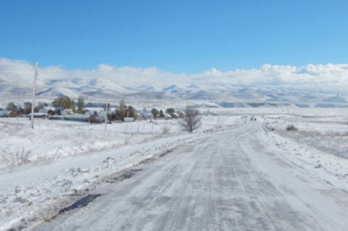 Շիրակի, Արմավիրի, Արագածոտնի, Արարատի, Կոտայքի, Վայոց ձորի մարզերում և Սևան քաղաքում ձյուն է տեղում