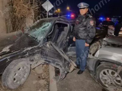 Միմյանց են բախվել Mercedes-ը և Honda-ն․ վարորդը մահացել է, կինն ու որդին հիվանդանոցում են․ shamshyan.com