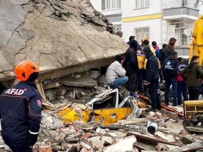 Turkey quake death toll reaches 2,921