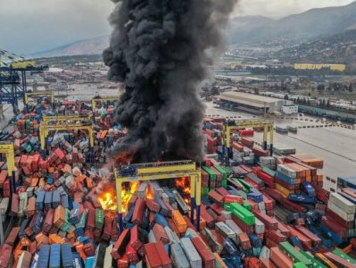 Turkey can't put out fire in Iskenderun port, which broke out after quake