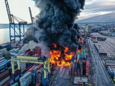 Fire in Iskenderun port still not extinguished: Turkish Ministry of Defense changes text of statement