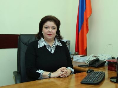 «Պաշտպանում եմ դատավորի խոսքի ազատությունը». փաստաբաններն ի աջակցություն դատավոր Նախշքարյանի՝ ֆլեշմոբ են կազմակերպել