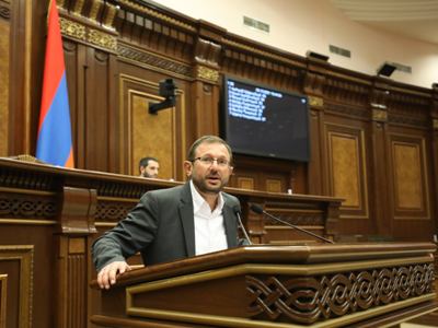 Դուք արժանի եք դրան. Գեղամ Մանուկյանը դիմեց արցախցի պատգամավորներին
