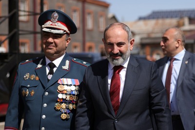 «Իրավունք». Նիկոլն այլեւս չի կարող խաղալ բարձրաստիճան ոստիկանների հակասությունների վրա