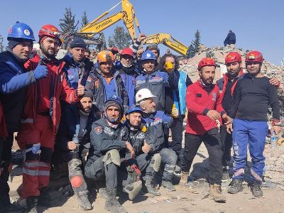 Ադիյաման քաղաքում Հայաստանի, Թուրքիայի եւ ԱՄՆ փրկարարները երկու աղջնակի են հանել փլատակներից. Փայլան