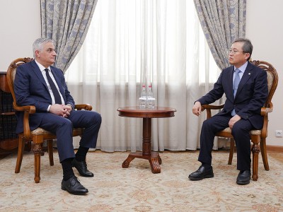 Մհեր Գրիգորյանն ընդունել է Կորեա-Հայաստան բարեկամական խմբի ղեկավար Կիհուն Սոնի գլխավորած պատվիրակությանը