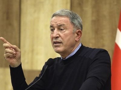 Anadolu: глава Минобороны Турции Акар отменил участие в заседании НАТО