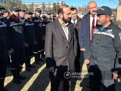 Armenian FM meets with Armenian rescuers in Adiyaman