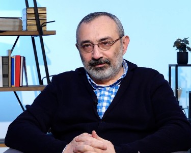 Экс-глава МИД Арцаха: Почему на наших грузовиках с гуманитарной помощью не было армянского флага?