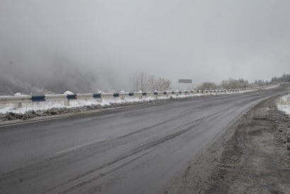 Արագածի տարածաշրջանի ավտոճանապարհներին տեղ-տեղ առկա է մերկասառույց