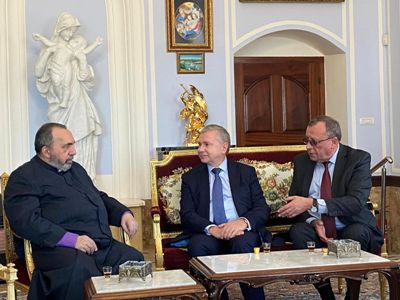 Вице-мэр Москвы в Израиле провел встречу с Иерусалимским патриархом Армянской апостольской церкви