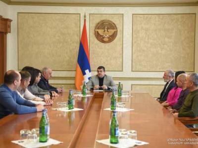 Президент Нагорного Карабаха обсудил с депутатами вопрос конституционных изменений