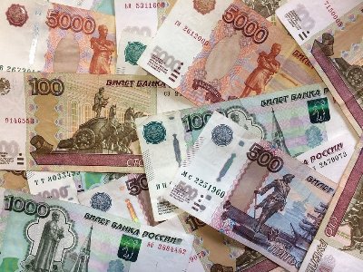 MMI: расходы бюджета России в феврале ускорились до 113 млрд рублей в сутки