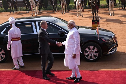 German Chancellor pays first official visit to India