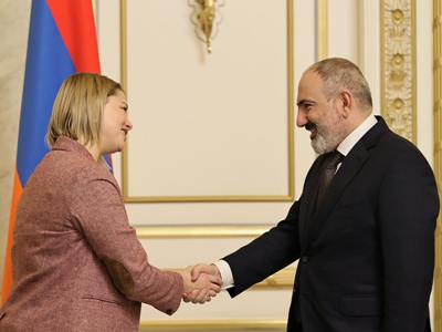 Armenia PM receives delegation led by Luxembourg parliament deputy speaker (PHOTOS)