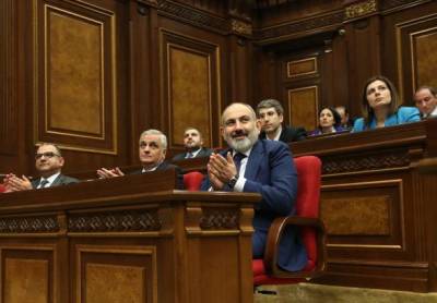 Newspaper: PM Pashinyan, his political team smoothly erasing Karabakh topic from Armenia internal agenda