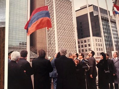 Մեր դրոշակի իմաստազրկման գերագույն մեղավորը մեկն է՝ իր կամքի կատարածուներով հանդերձ. Րաֆֆի Հովհաննիսյան