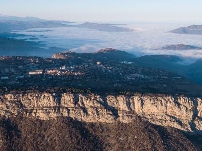 Власти Азербайджана организуют турпоездки в оккупированный армянский Шуши