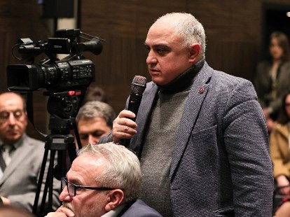 Член армянской общины Германии пожаловался Пашиняну на ряд проблем в Армении