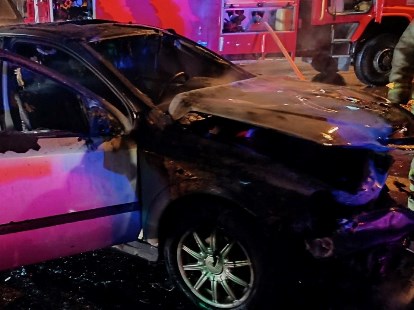 ДТП в Ереване: На улице Арами сгорел автомобиль