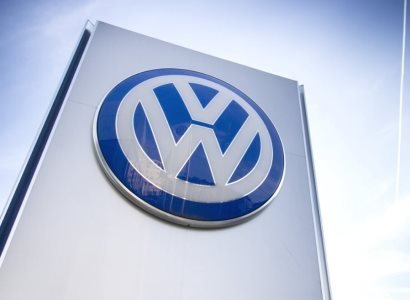 Volkswagen приостанавливает строительство аккумуляторных заводов в Европе из-за закона США о снижении инфляции