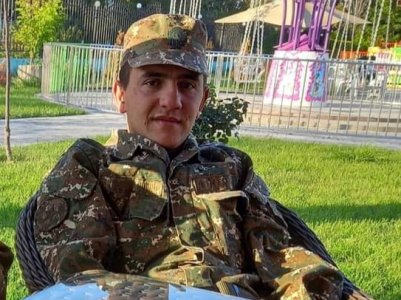 «Երեկ զանգել եւ մայրիկի Մարտի 8-ն է շնորհավորել». մահացած հայտնաբերված զինծառայող Անդրանիկ Օհանյանը Խնածախ գյուղից էր