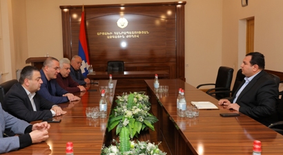 Արցախի խորհրդարանում հանդիպել են նորանշանակ պետնախարար Գուրգեն Ներսիսյանի հետ