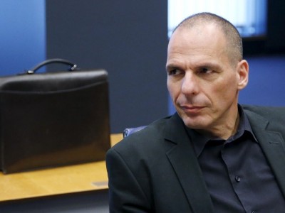 Greece ex-finance minister is beaten in Athens