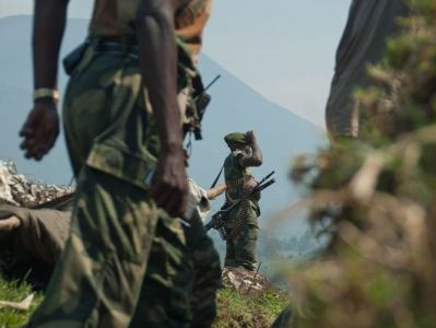 Боевики убили по меньшей мере 19 человек и подожгли медучреждение в одной из деревень в ДР Конго