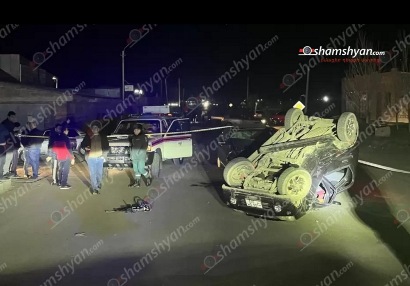 Գյումրիում բախվել են Mercedes-ն ու Terios Kid-ը. վերջինը գլխիվայր շրջվել է. կան վիրավորներ
