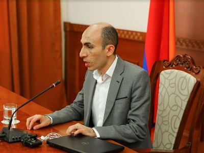 Бегларян: Почему встречи властей Арцаха и Азербайджана нельзя рассматривать как диалог по урегулированию конфликта?
