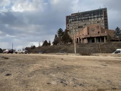 Եթե իսկապես շենքը վթարային է, թող հետազոտության արդյունքները տրամադրեն. ՊՆ նախկին շենքի բնակիչները ՊԵԿ-ի դիմաց են