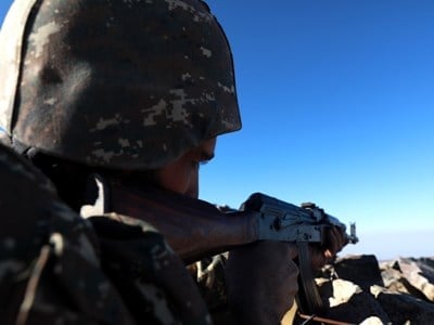 ВС Азербайджана открыли огонь по армянским позициям, расположенным в направлении села Верин Шоржа