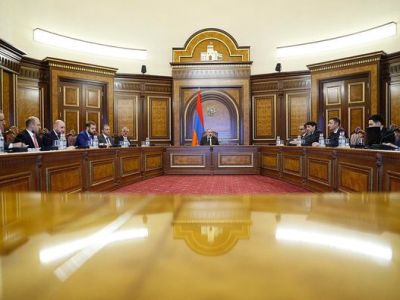 PM chairs consultation on Armenia economic reforms (PHOTOS)
