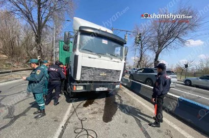 Իսակովի պողոտայում MAN բեռնատարը բախվել է բետոնե արգելապատնեշին․ ճանապարհը երկկողմանի փակվել է