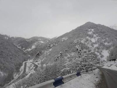 Ապարանի, Արագածի, Արթիկի, Ախուրյանի, Աշոցքի, Սևանի տարածաշրջաններում ձյուն է տեղում