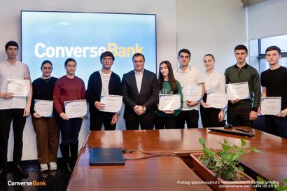Էօրնեկեան դպրոցի սաները փորձառության ծրագիր են անցել Կոնվերս Բանկում