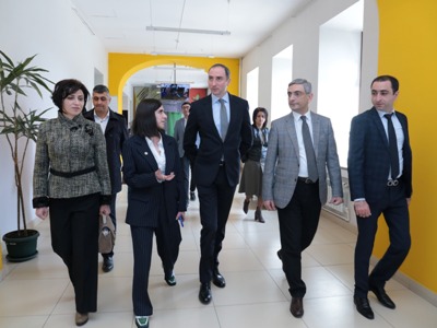 Կարևոր հարցերից մեկը որակյալ մասնագետների պակասն է, նրանց Գյումրիում պահելու, արտահոսքը կանխելու խնդիրը․ ԲՏԱ նախարար