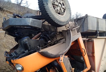 В Сюникской области столкнулись грузовики «KamAZ» и «Mercedes-Benz»: погиб один человек