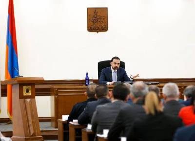 «Грапарак»: Поведение вице-мэра Еревана Тиграна Авиняна удивило многих его соратников