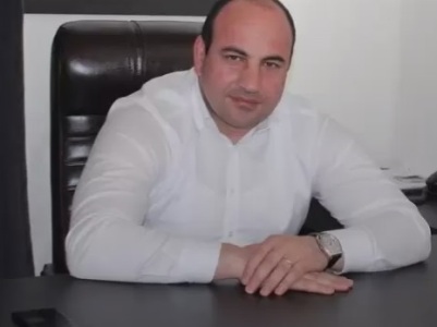 Արագածոտնի նախկին փոխմարզպետն ձայնային ազդանշան տալու շուրջ վիճաբանություն է ունեցել մեկ այլ վարորդի հետ, սպառնացել