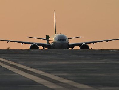 Япония запретила поставки в Россию самолетов и строительной техники